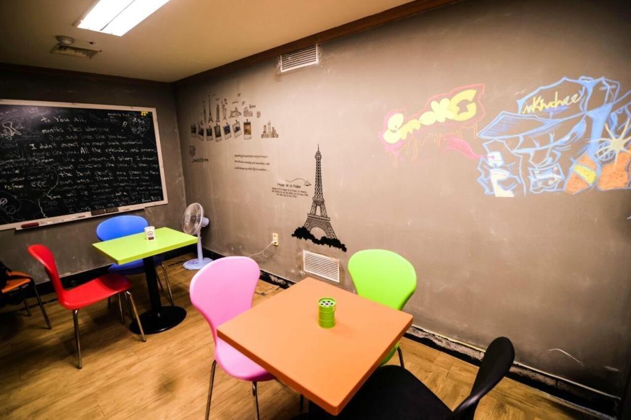 Kimchee Sinchon Guesthouse Seoul Exterior photo
