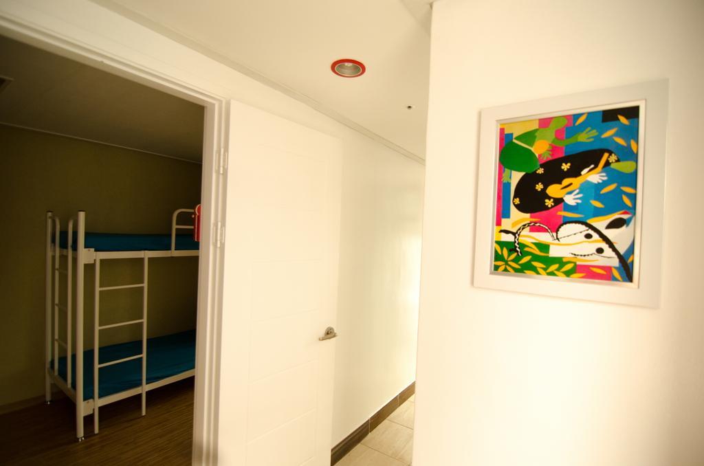 Kimchee Sinchon Guesthouse Seoul Exterior photo