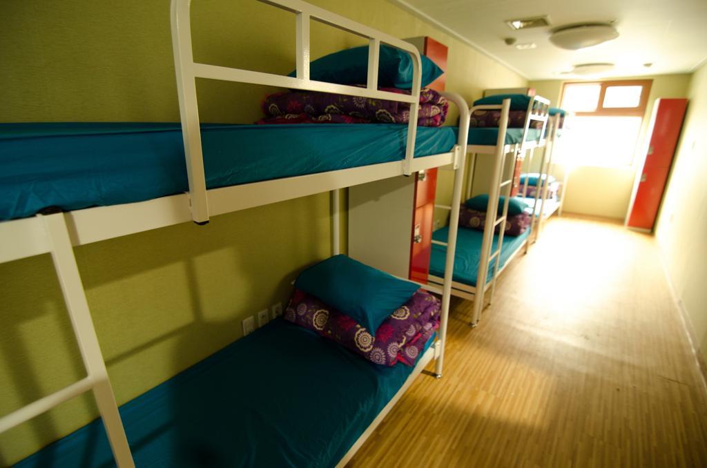 Kimchee Sinchon Guesthouse Seoul Room photo