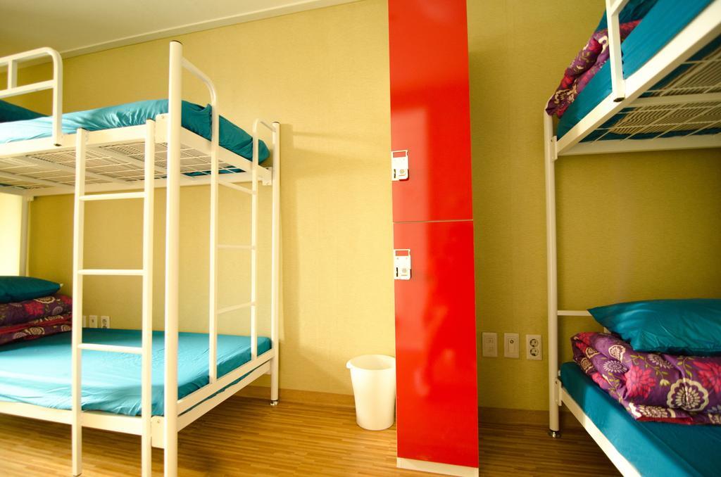 Kimchee Sinchon Guesthouse Seoul Room photo