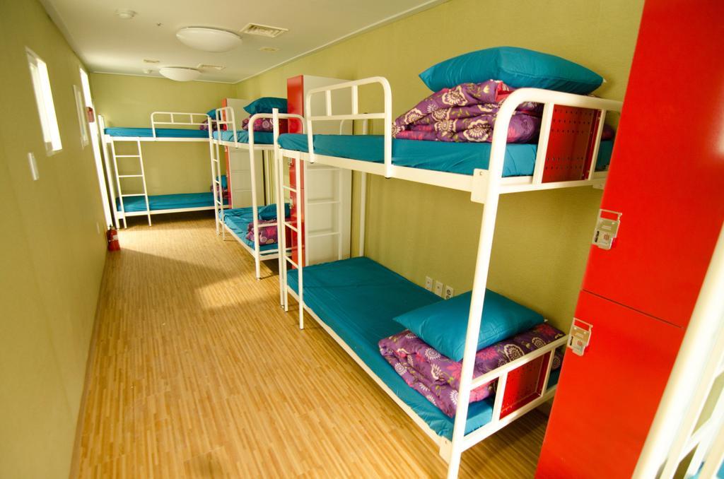 Kimchee Sinchon Guesthouse Seoul Room photo