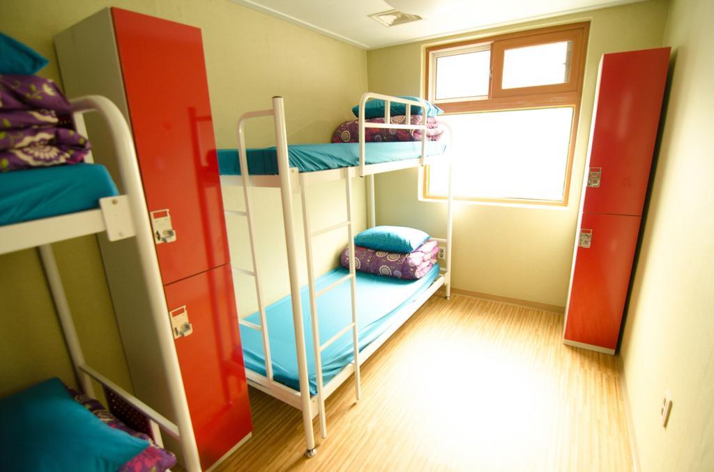 Kimchee Sinchon Guesthouse Seoul Room photo