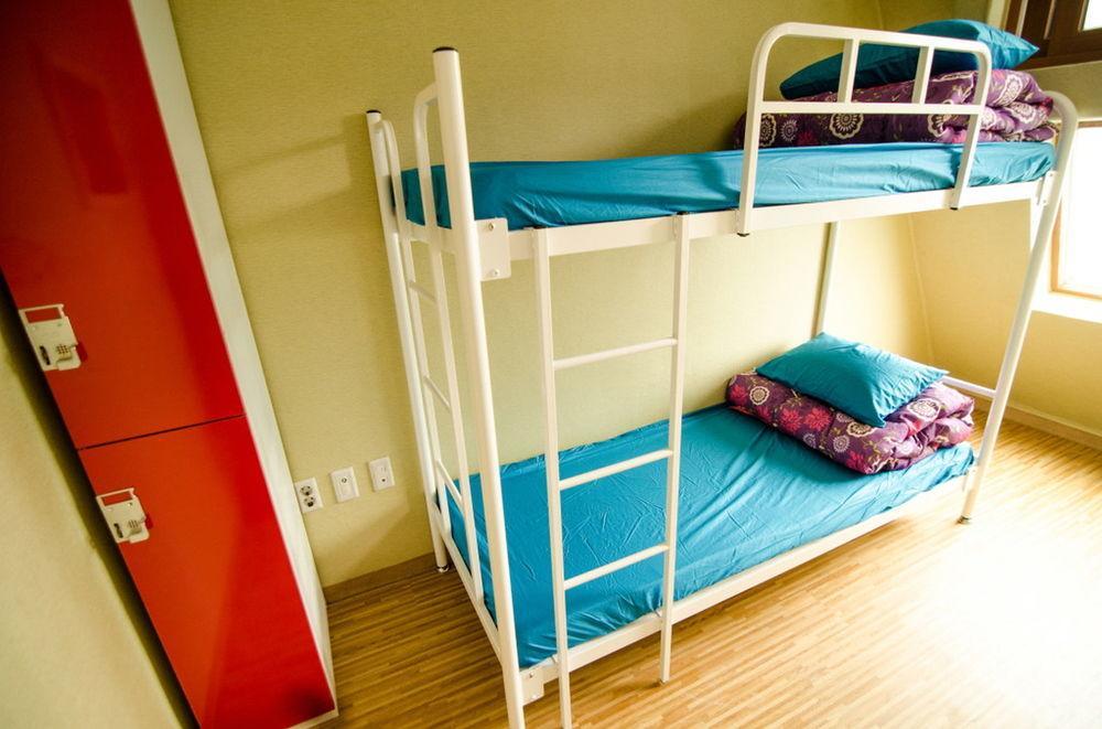 Kimchee Sinchon Guesthouse Seoul Exterior photo