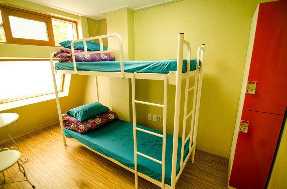 Kimchee Sinchon Guesthouse Seoul Exterior photo