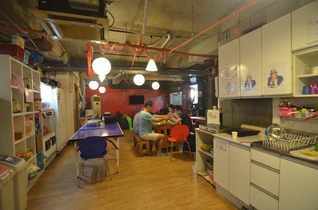 Kimchee Sinchon Guesthouse Seoul Exterior photo