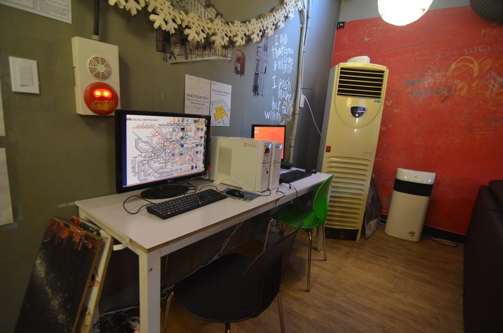 Kimchee Sinchon Guesthouse Seoul Exterior photo