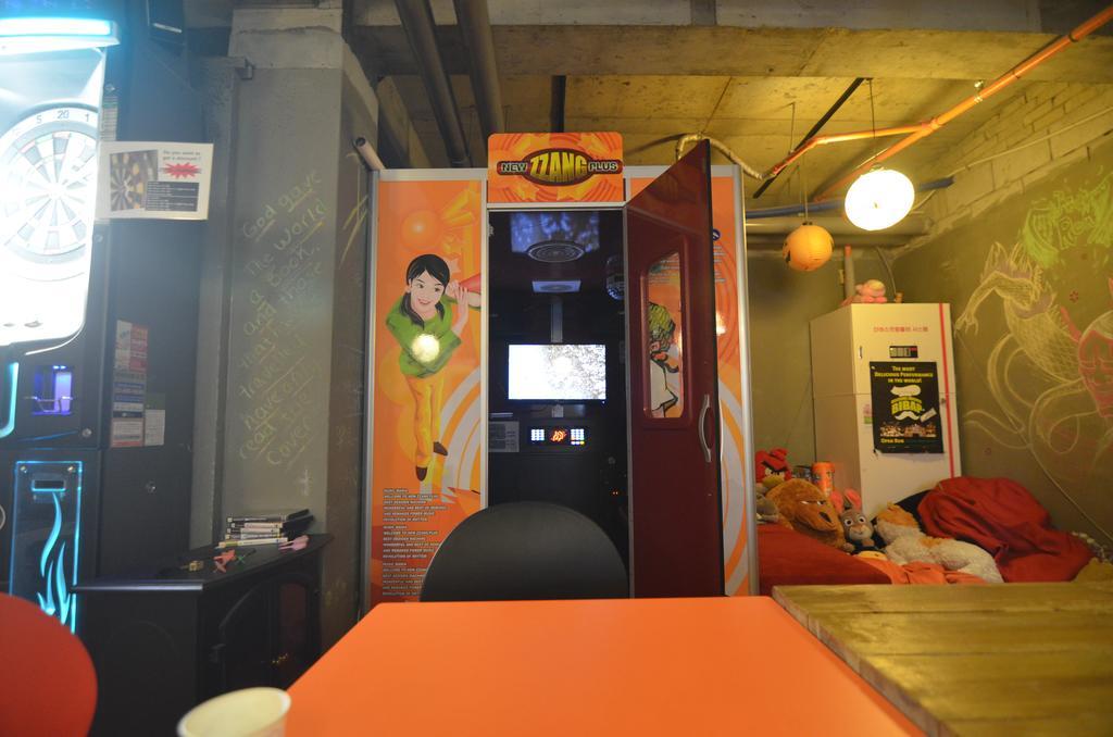 Kimchee Sinchon Guesthouse Seoul Exterior photo