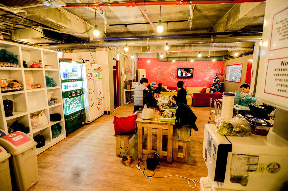 Kimchee Sinchon Guesthouse Seoul Exterior photo