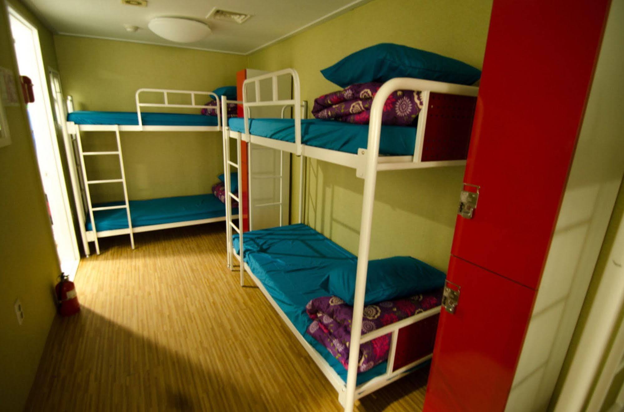 Kimchee Sinchon Guesthouse Seoul Exterior photo