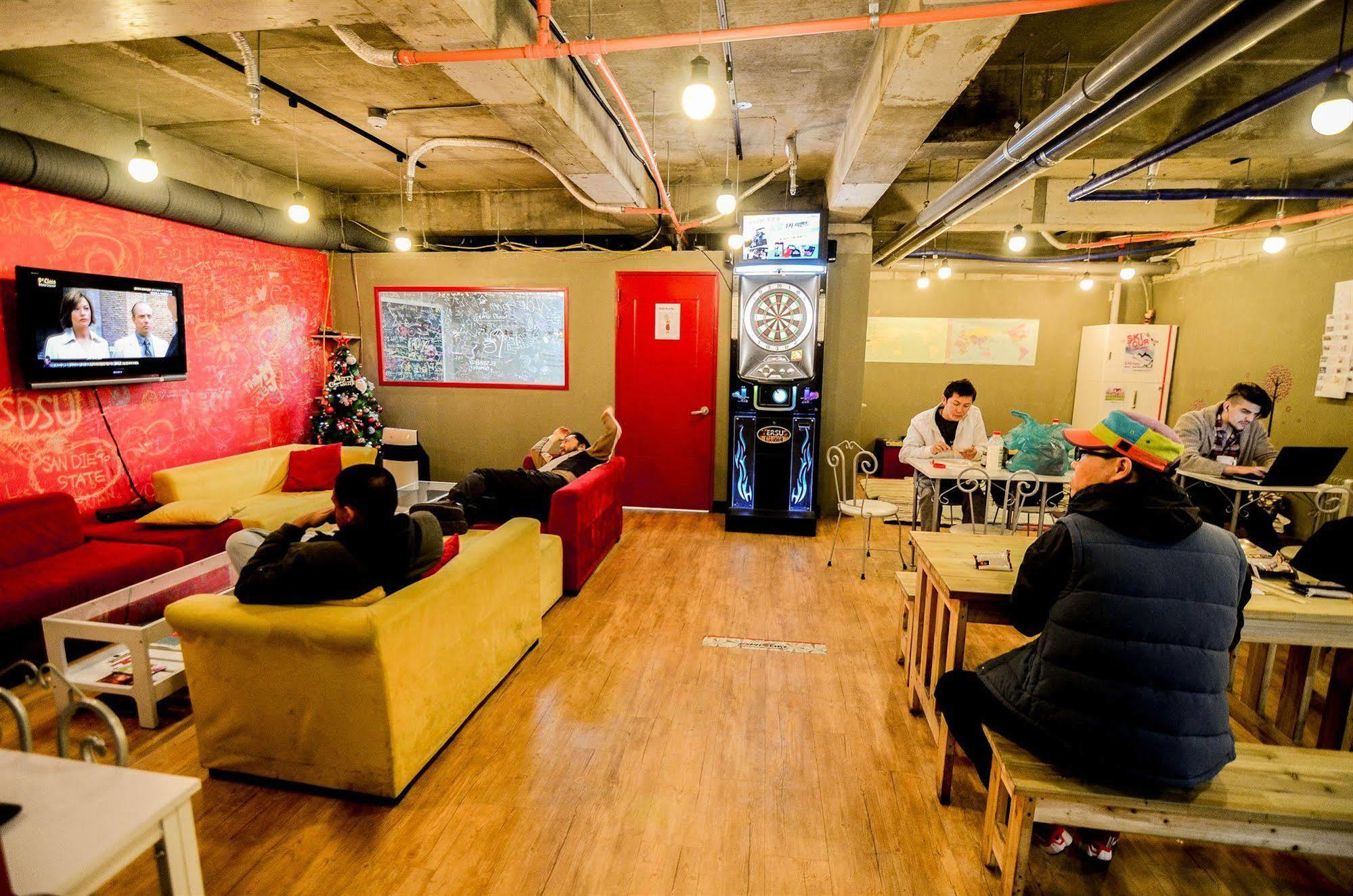 Kimchee Sinchon Guesthouse Seoul Exterior photo